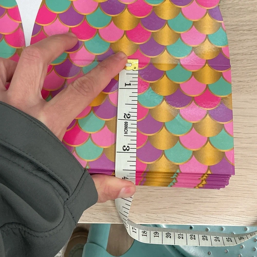 Vibrant Scallop Pattern Favor Box